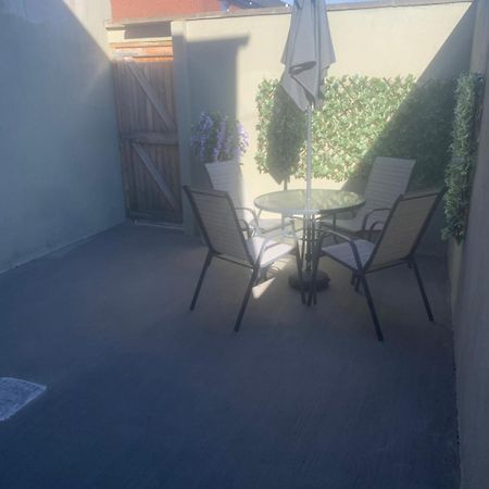 2 Bedroom Cheerful House Close To City Center Belfast Exterior photo