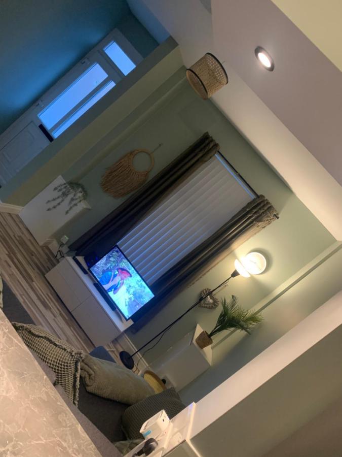 2 Bedroom Cheerful House Close To City Center Belfast Exterior photo