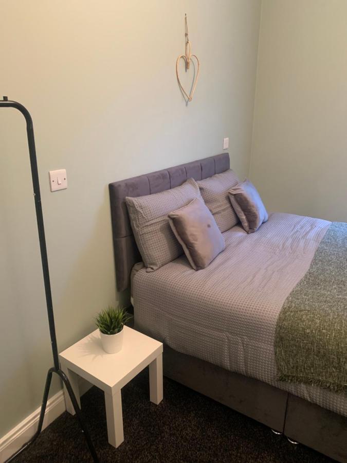 2 Bedroom Cheerful House Close To City Center Belfast Exterior photo
