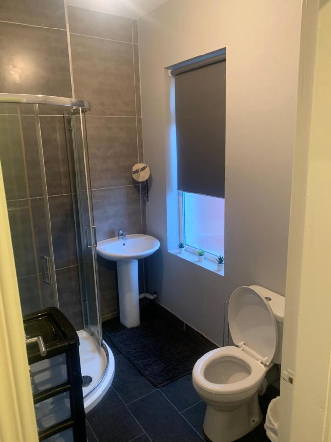 2 Bedroom Cheerful House Close To City Center Belfast Exterior photo