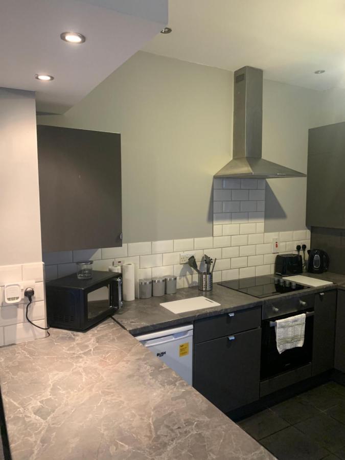 2 Bedroom Cheerful House Close To City Center Belfast Exterior photo