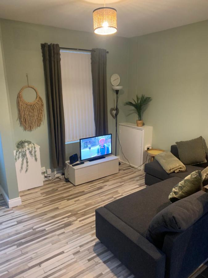 2 Bedroom Cheerful House Close To City Center Belfast Exterior photo