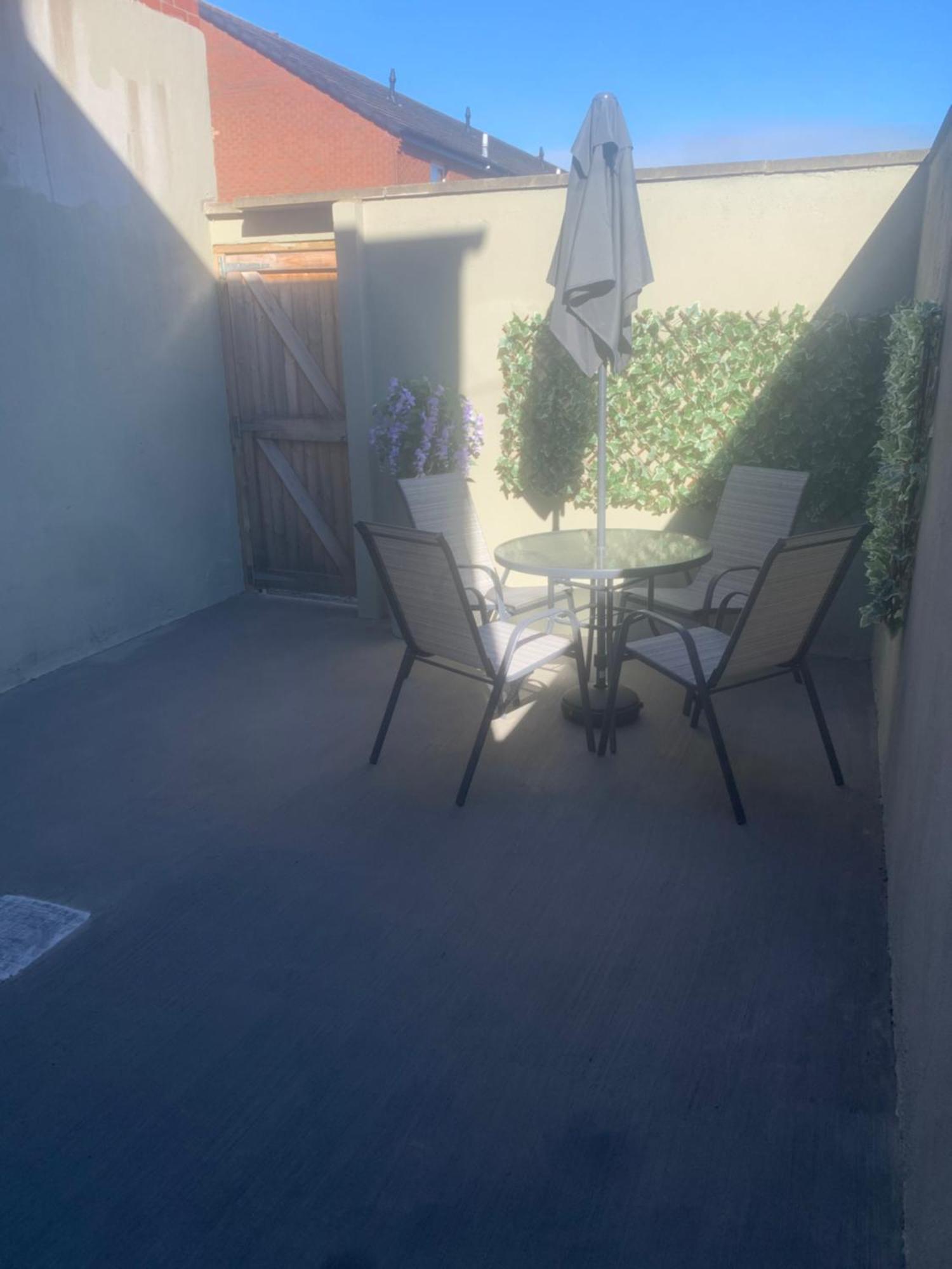 2 Bedroom Cheerful House Close To City Center Belfast Exterior photo